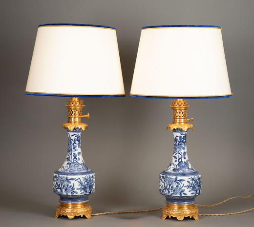 独角鹿西洋古董19世纪法国出品铜鎏金饰中国青花瓷瓶灯一对 商品图0
