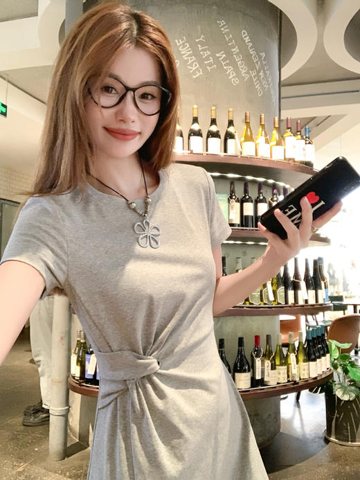 <曾小咸推荐>现货秒杀！微信超特价！设计感扭结收腰显瘦开叉连衣裙 日常159.99 立减80 秒杀79.99！ 商品图12