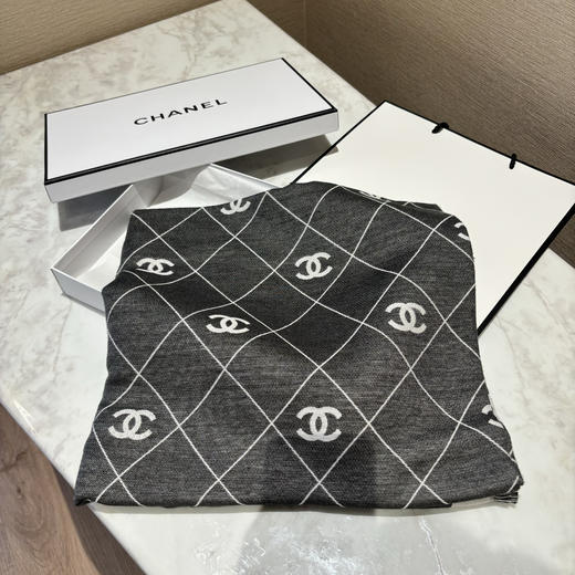 专柜流出100%正香奶奶真丝羊毛双面围巾披肩 商品图2