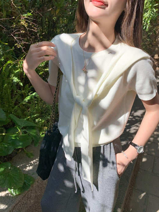 <曾小咸推荐>现货秒杀！微信超特价！设计感3色带披肩短袖针织衫两件套 日常149.99 立减60 秒杀89.99！ 商品图9