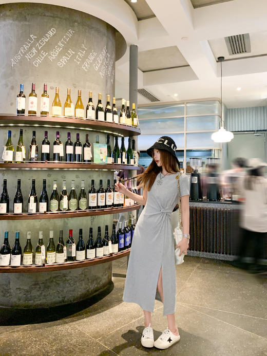 <曾小咸推荐>现货秒杀！微信超特价！设计感扭结收腰显瘦开叉连衣裙 日常159.99 立减80 秒杀79.99！ 商品图5