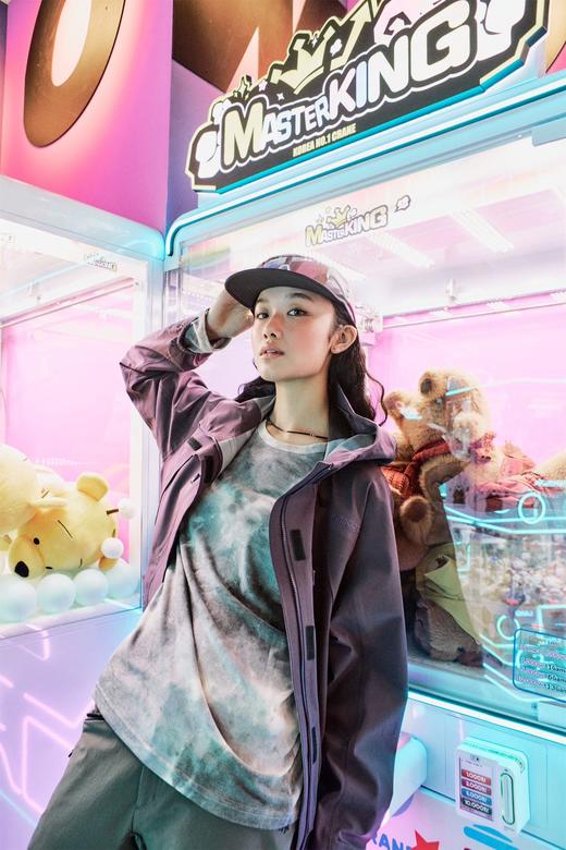 【云粉节】【8折】6楼OUTDOOR户外休闲舒适时尚百搭防风防水单层冲锋衣吊牌价1999元折后价1599元 商品图2