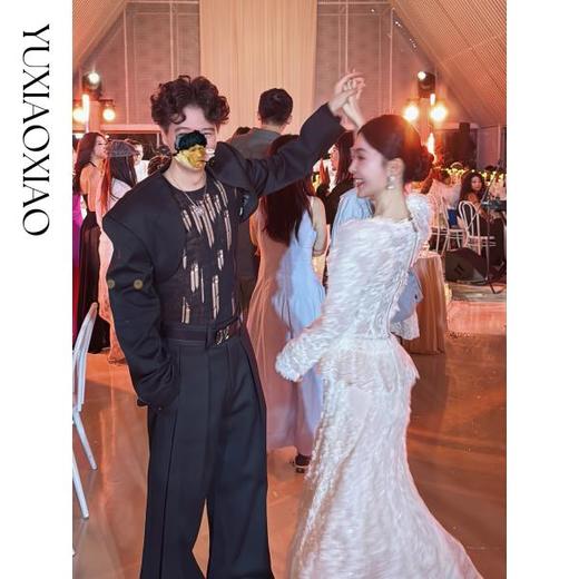 余潇潇【深情告白】法式轻熟重工圆领绣花蕾丝上衣&隐拉长裙套装 商品图2