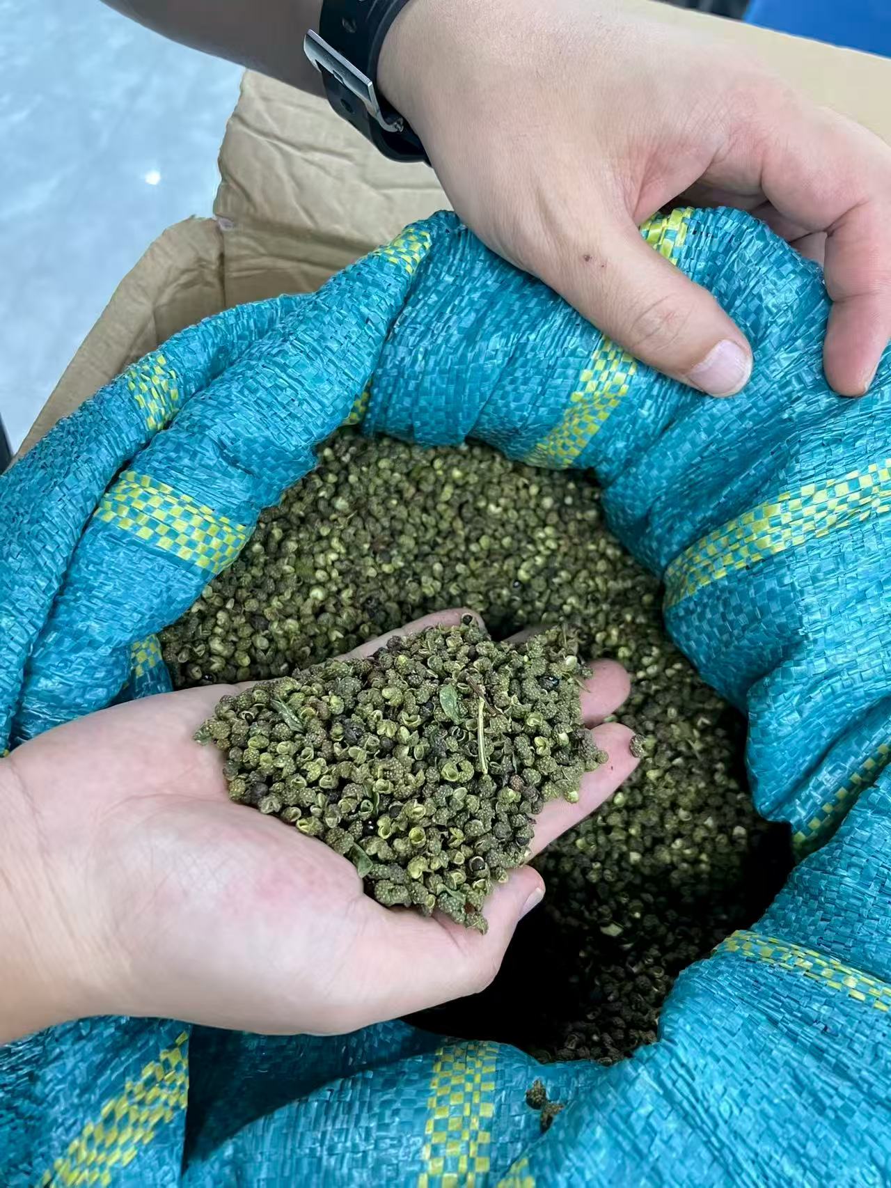 【杨旭家的青花椒粒】 产自海拔2400米的大姚县三台乡 鲜、香、麻 适用于多种烹饪