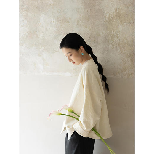 牧衣游原创 提花丝麻短外套女秋季百搭简约白色质朴中式开衫 轻鸾 商品图3