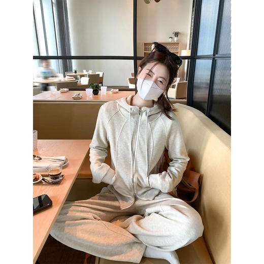 <曾小咸推荐>现货秒杀 ！微信超特价！双拉链连帽卫衣 日常199.99 立减110 秒杀89.99！休闲裤  秒杀79.99！！ 羽绒服 秒杀259.99！！ 商品图2