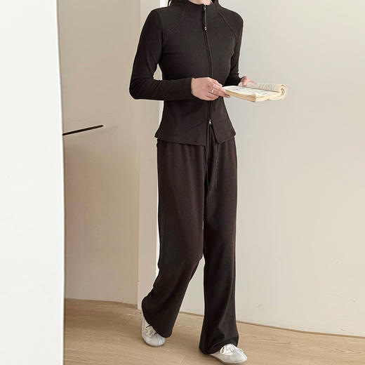 下单3-5天发货！【LU家同款！】K.HIP 全拉链塑形衫套装  立领双拉链，高度锁温，修身鱼骨设计增加设计感，显瘦不臃肿，立显超模身材 商品图7