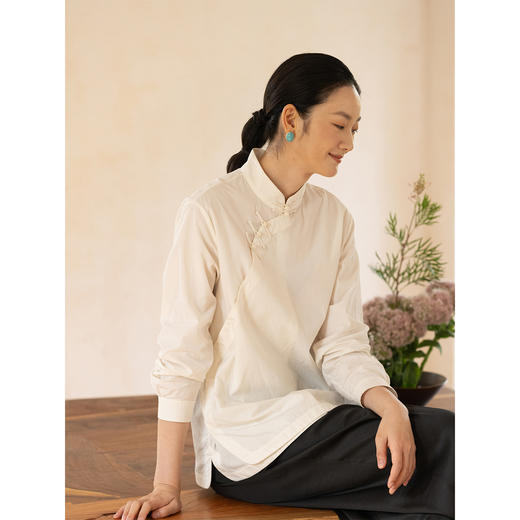 牧衣游原创 丝棉净色衬衫女新款通勤简约白色斜襟新中式上衣 浅禾 商品图1