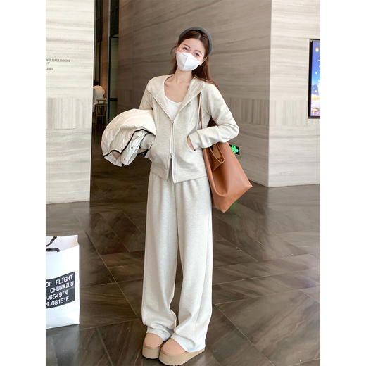 <曾小咸推荐>现货秒杀 ！微信超特价！双拉链连帽卫衣 日常199.99 立减110 秒杀89.99！休闲裤  秒杀79.99！！ 羽绒服 秒杀259.99！！ 商品图1