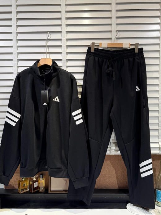 周末大福利‼️‼️Adi 𝐈𝐜𝐨𝐧𝐬运动套装 一套价格哈😎 商品图1