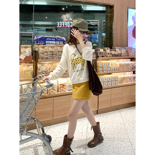 <曾小咸推荐>现货秒杀！微信超特价！杏色黄色猫咪印花卫衣 日常149.99 立减70 秒杀79.99！黄色短裙秒杀69.99！ 商品图3