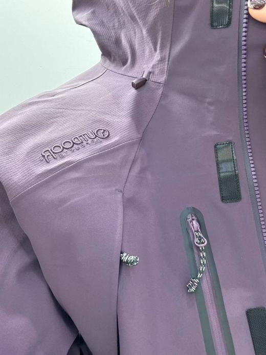 【云粉节】【8折】6楼OUTDOOR户外休闲舒适时尚百搭防风防水单层冲锋衣吊牌价1999元折后价1599元 商品图5