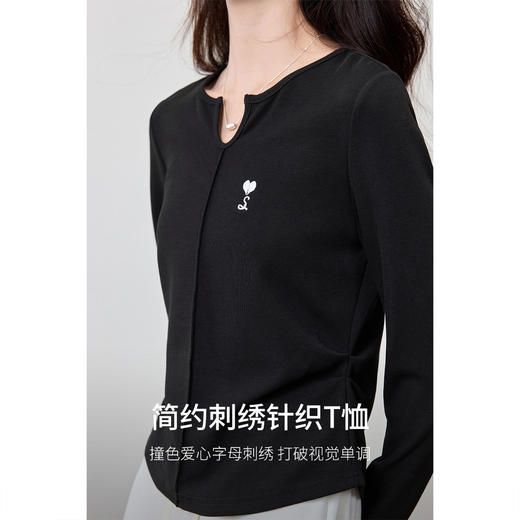 【内购】【撞色刺绣】简约通勤圆V领爱心字母图案修身弹力坑条针织短款T恤-153TB2680 商品图1