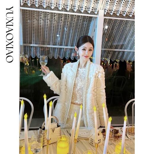 余潇潇【北欧神话】重工轻奢天鹅绒水貂毛拼接绵羊皮V领皮草 商品图3