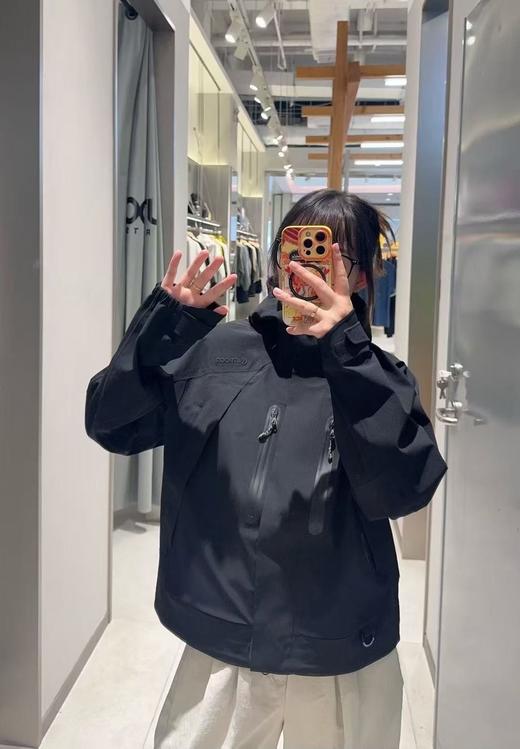 【云粉节】【8折】6楼OUTDOOR户外休闲舒适时尚百搭防风防水单层冲锋衣吊牌价1999元折后价1599元 商品图3