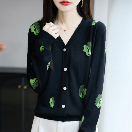 奥伊米初秋女士撞色毛边v领提花条纹羊毛针织开衫 商品图2