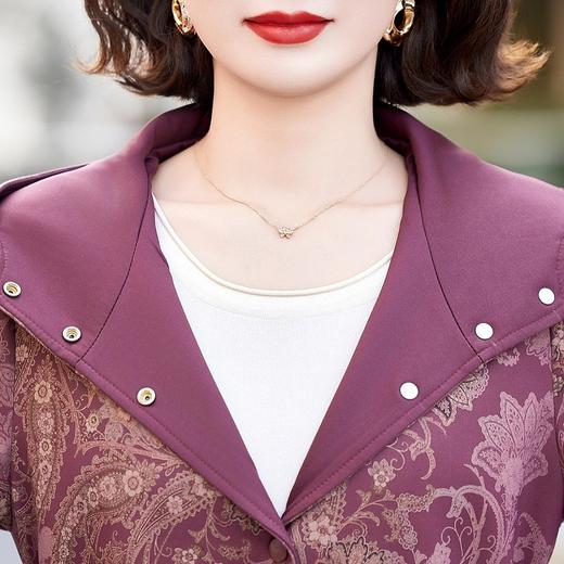 WE250162025新款妈妈装休闲加肥加大风衣时尚洋气中老年春秋连帽夹克外套 商品图3