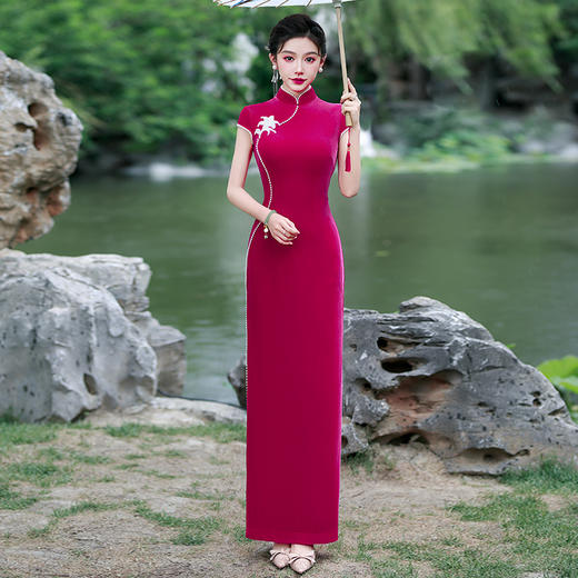 YD-4503走秀旗袍2025新款高端大气形体礼仪旗袍复古修身舞台珍珠丝绒玫红 商品图1
