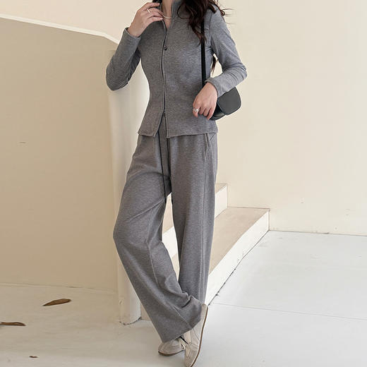 下单3-5天发货！【LU家同款！】K.HIP 全拉链塑形衫套装  立领双拉链，高度锁温，修身鱼骨设计增加设计感，显瘦不臃肿，立显超模身材 商品图5