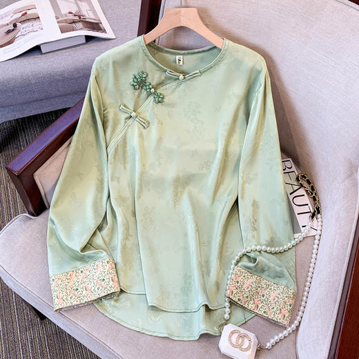 A6590 2025秋新款复古新中式国风改良缎面宽松休闲盘扣圆领长袖衬衫上衣 商品图3