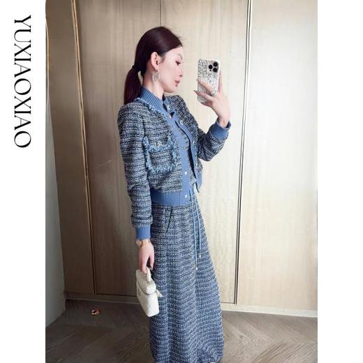 余潇潇【格调邂逅】亮丝粗花小香立领垫肩外套&抹胸&松紧直筒裤成套 商品图3