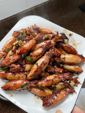 & 一口一个小鱿鱼（一口管），酱爆、白灼、粉丝煲，口感鲜甜爽脆！活冻