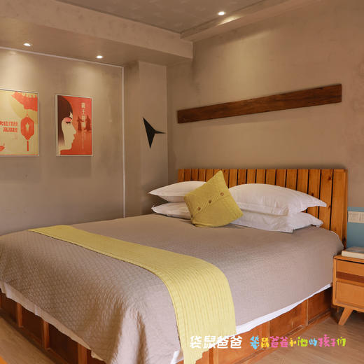 【袋鼠爸爸去哪儿丨蓝田白鹿原影视城王府客栈】客栈位于白鹿原影视城内核心位置，传统关中院落，由中式四合院建筑、城墙和民居院子三部分组成，步行可达滋水县城小吃街、白鹿村及《二虎守长安》等，适合一家老小游玩 商品图4