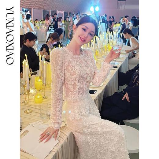 余潇潇【深情告白】法式轻熟重工圆领绣花蕾丝上衣&隐拉长裙套装 商品图0