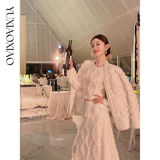 余潇潇【北欧神话】重工轻奢天鹅绒水貂毛拼接绵羊皮V领皮草 商品图2