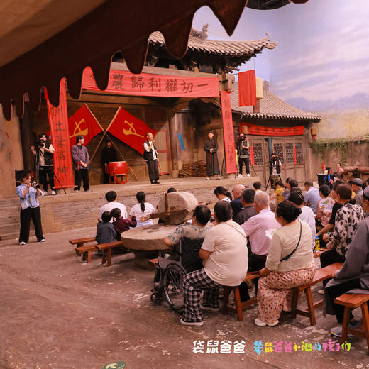 【袋鼠爸爸去哪儿丨蓝田白鹿原影视城王府客栈】客栈位于白鹿原影视城内核心位置，传统关中院落，由中式四合院建筑、城墙和民居院子三部分组成，步行可达滋水县城小吃街、白鹿村及《二虎守长安》等，适合一家老小游玩 商品图12