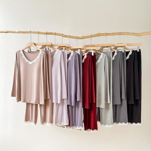 【可鲁丽风睡衣】25秋季小众蕾丝圆边睡衣套装女纯色垂感V领长袖带胸垫家居服两件套 商品图1