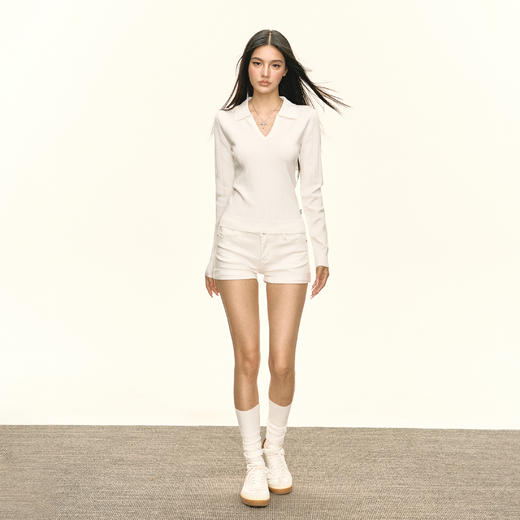 Ariseism 美式复古设计感v领白色polo长袖针织衫女秋季新款上衣 商品图3