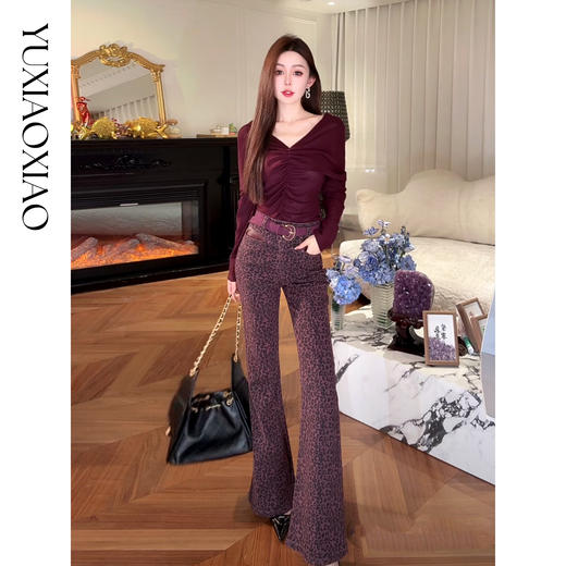 余潇潇【冷幽千金】时髦亮丝弹力层次立体捏褶收腰V领修身针织衫 商品图4