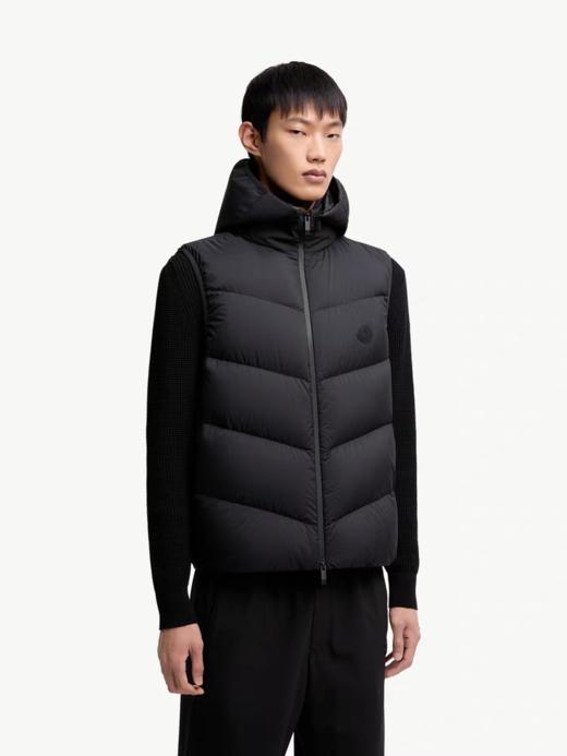 蒙口Guersac男士斜纹绗缝连帽羽绒马甲 商品图3