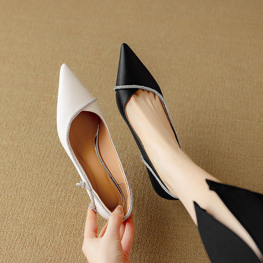【预售5天】真皮气质白色高跟鞋女细跟春秋新款法式婚纱新娘鞋子中跟尖头单鞋DB&M6178 商品图4