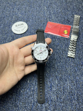 欧米茄VS海马300米系列 原装开模 熊猫海马
款式：男士潜水腕表