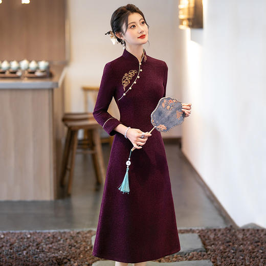 刺绣国风新中式妈妈秋季复古收腰旗袍秋冬SC22115 商品图3