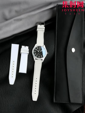 IWC万国 M+飞行员系列IW328104 马克20 马克二十 白陶瓷 男士腕表 表径41mm "太浩湖"特别版
机芯：搭载进口9015改Cal.32112
