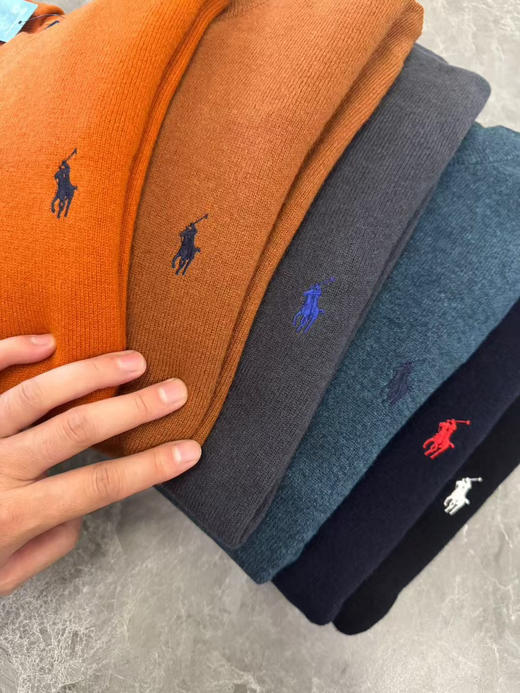 原单正品 RALPH LAUREN经典羊毛衫，优雅质感，定义绅士衣橱。
六个色，尺码S-XL
清货特价 商品图4