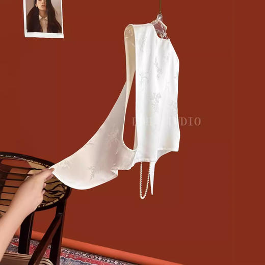 丁摩中式国风玉石流苏扣不规则马甲V领暗纹提花时尚马夹上衣女5ZF- 6813 商品图4