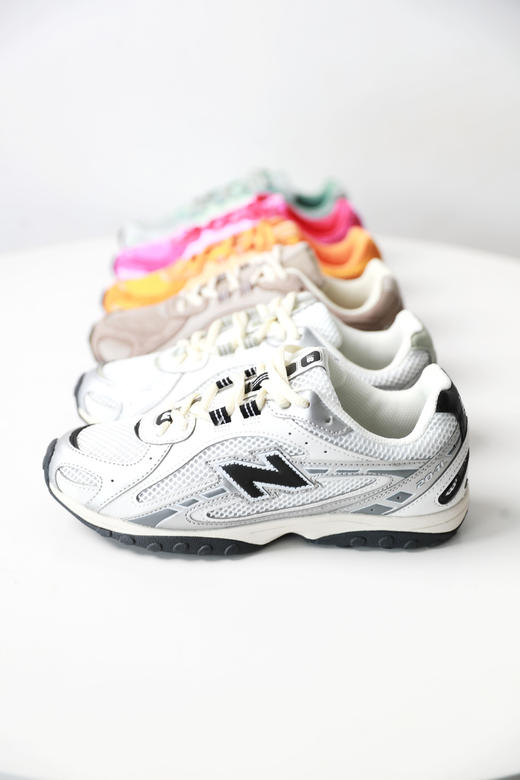 慕了慕了，显腿好长啊啊啊。芭蕾复古情侣软底徒步跑步鞋C092166 商品图4