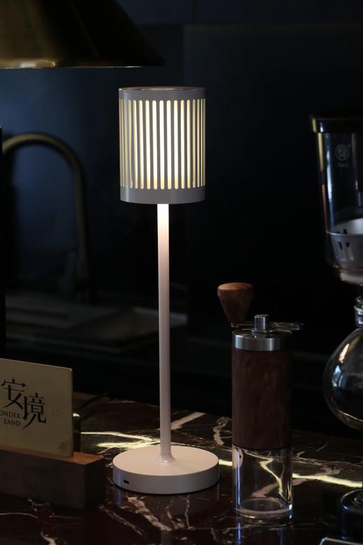 来一波高端货工厂清仓，出口北欧级别，绝美氛围感现代派台灯 出口北欧IKEA外贸同款原单 耐看百搭 三档亮度自由调节基地直邮 商品图2