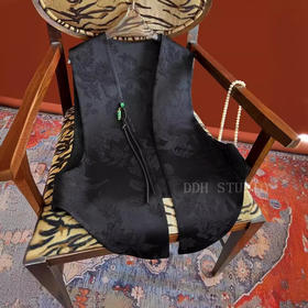 丁摩中式国风玉石流苏扣不规则马甲V领暗纹提花时尚马夹上衣女5ZF- 6813