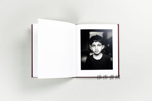 Fazal Sheikh: The Circle / 法扎尔?谢赫：圆圈 商品图3