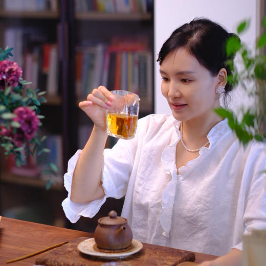 【桂花红茶，桂花黄茶】以鲜桂花和蒙顶红茶黄茶窖制，桂花芬芳馥郁清雅而生蜜香，非遗传承人魏老师私房茶，既不失茶的真味又带浓郁桂花香气，香甜倍增。 商品图5