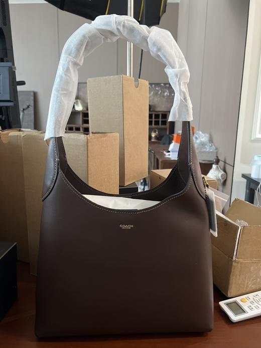 GZ215-蔻驰 Brooklyn 28 金色品牌Logo印花磁性按扣开合 粒面皮革 Hobo包手提单肩包(KS*MM) 商品图7