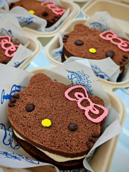 黑皮Kitty（口味巧克力薄脆）草莓 商品图0