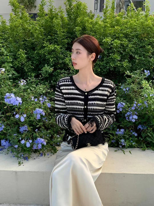 天猫同步【时髦复古】拉夏贝尔/La Chapelle复古小众流苏条纹长袖针织开衫女V领短款毛衣 商品图6