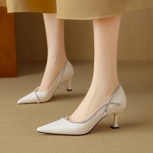 【预售5天】真皮气质白色高跟鞋女细跟春秋新款法式婚纱新娘鞋子中跟尖头单鞋DB&M6178 商品图0