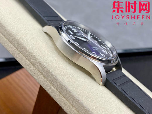 IWC万国 M+飞行员系列IW328201 马克20 马克二十 黑色盘 男士腕表 表径40mm
机芯：搭载进口9015改Cal.32111 商品图4